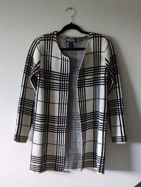Oliver. O By Escio Black & White Plaid Open-Front Women's Cardigan